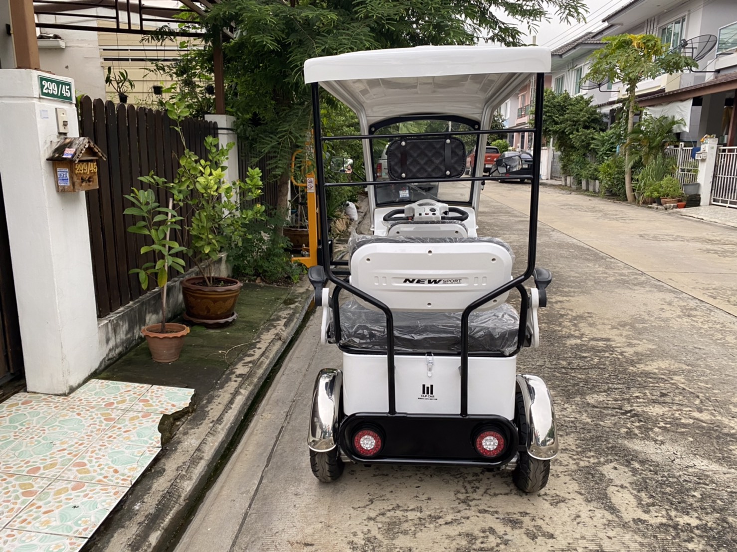 รถไฟฟ้า 4 ล้อ 3 ที่นั่ง รุ่น M-03 ยี่ห้อ CLP CAR ขับแฮนด์บิด ขาว