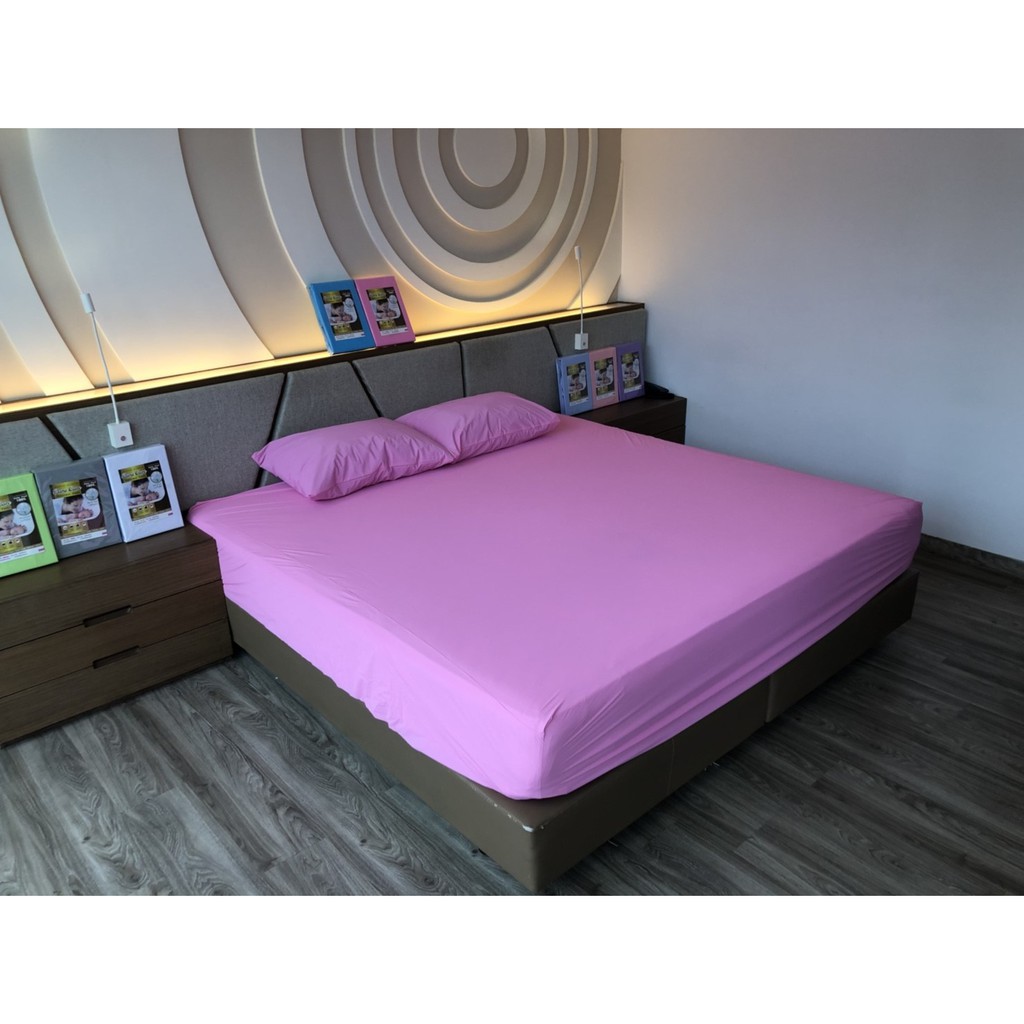 เกรดพรีเมี่ยม 3 ชิ้น ผ้าปูที่นอนกันน้ำ รุ่นใหม่ ไร้กลิ่น ไม่ต่อกลาง (ผ้าปู 1 ชิ้น+ปอกหมอนหนุน 2 ใบ)