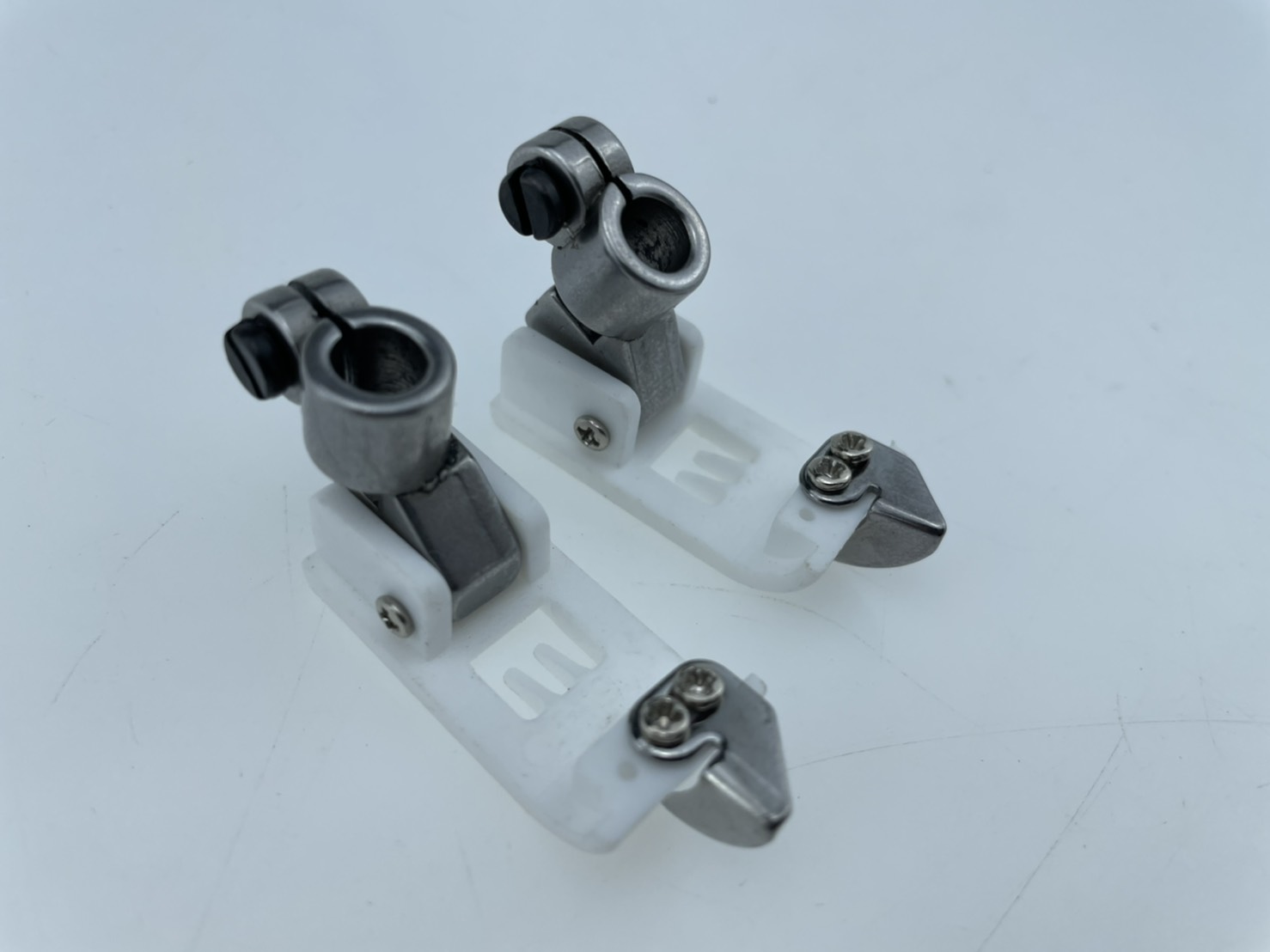 ตีนผีจักรลาทับ มีหัวเรือ แบบพลาสติก จักรลาอุตสาหกรรม ของแท้อย่างดี