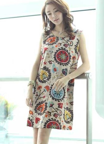 ชุดเดรสแฟชั่นพร้อมส่ง : เดรสสีแอปริคอท แต่งกราฟฟิกสีสันสดใส น่ารัก น่ารักจ้า