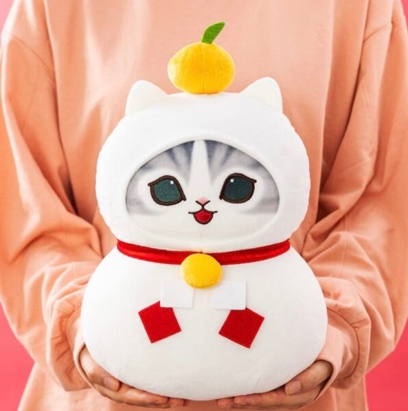 [PRE-ORDER] ตุ๊กตา Mofusand Kagami mochi แมวโมฟุ คางามิโมจิ แมวเทาในชุดโมจิสีขาว วางส้มบนหัว ขนาด สูง 33 cm mofusand 鏡餅にゃんBIGぬいぐるみ