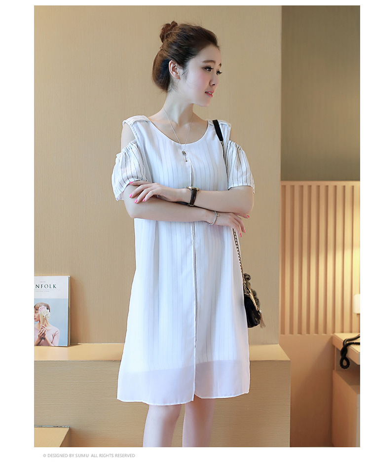 ชุดคลุมท้อง เปิดใหล่ สีขาวลายตรง คลุมด้วยผ้าตาข่ายซีทรู L,XL,XXL