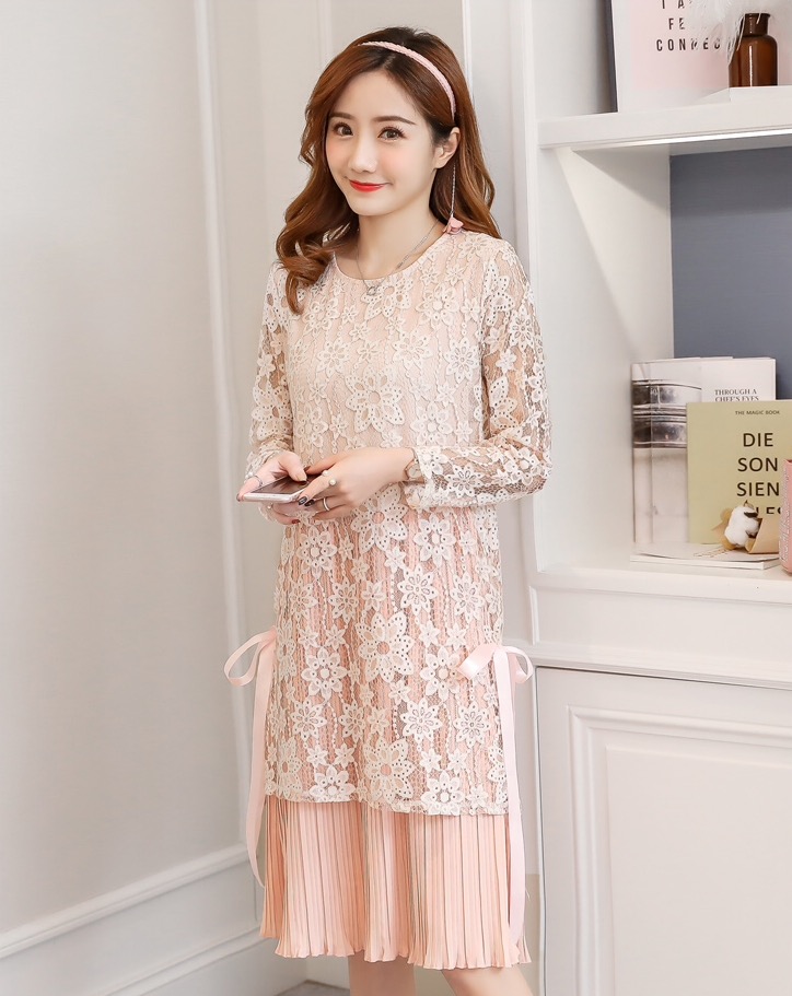 ชุดคลุมท้องเดรสลูกไม้ ช่วงแขนซีทรู ช่วงกระโปรงอัดพรีทสวยงาม ผูกโบว์ด้านข้างสวยงาม M L XL XXL