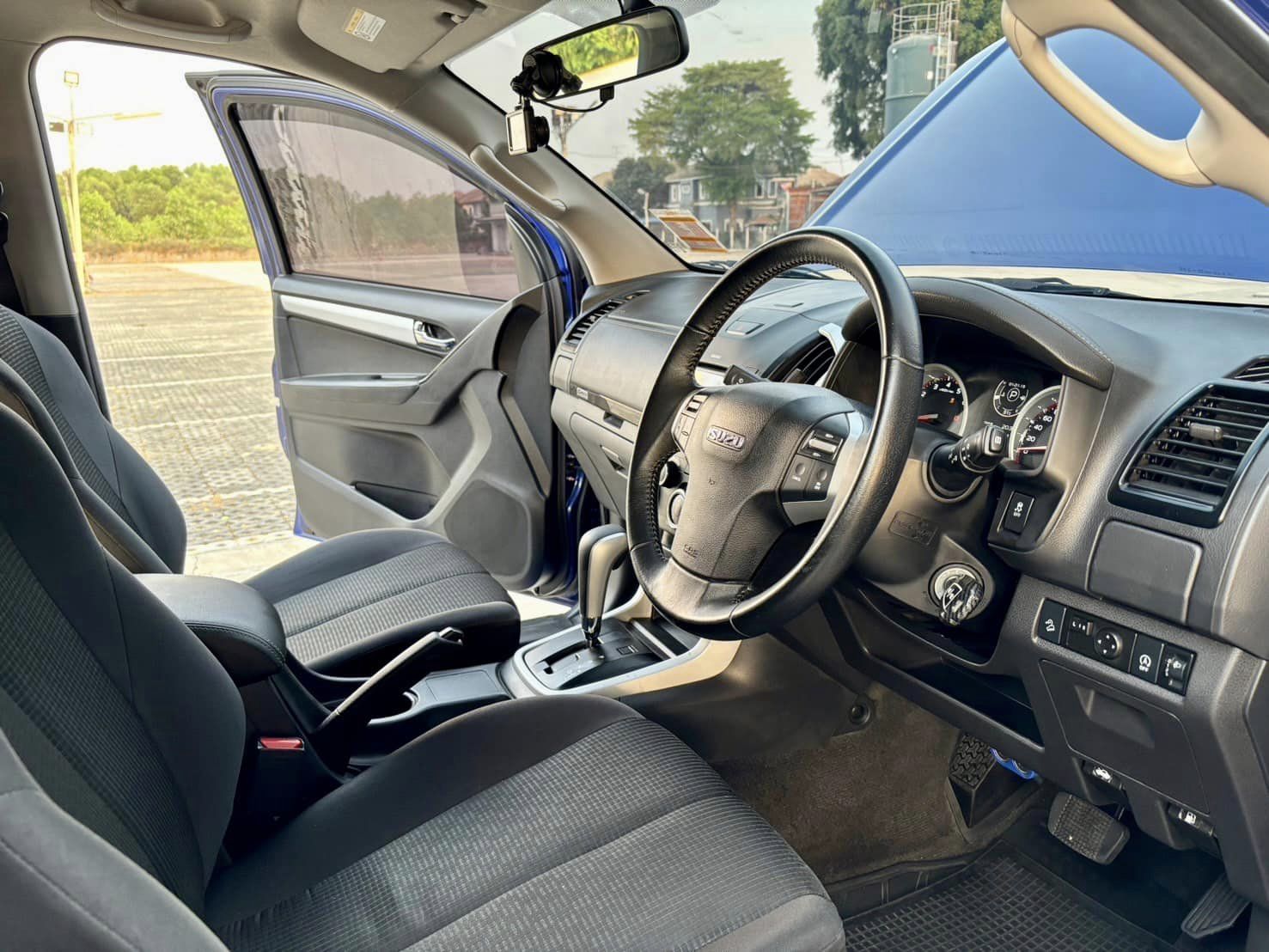 Isuzu All New Dmax Cab4 Hilander 1.9Z DDI AT 2018