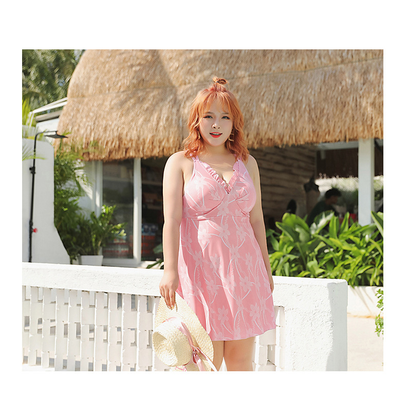 ชุดว่ายน้ำคนอ้วน 6xl พร้อมส่ง :ชุดว่ายน้ำไซส์ใหญ่สีชมพูแต่งลายดอกไม้และสายด้านหลังมาพร้อมเสื้อคลุมแบบสวยsexy มากๆจ้า:รอบอก38-46นิ้ว เอว36-44นิ้ว สะโพก42-52นิ้ว เสื้อคลุมรอบอกกว้าง50นิ้ว