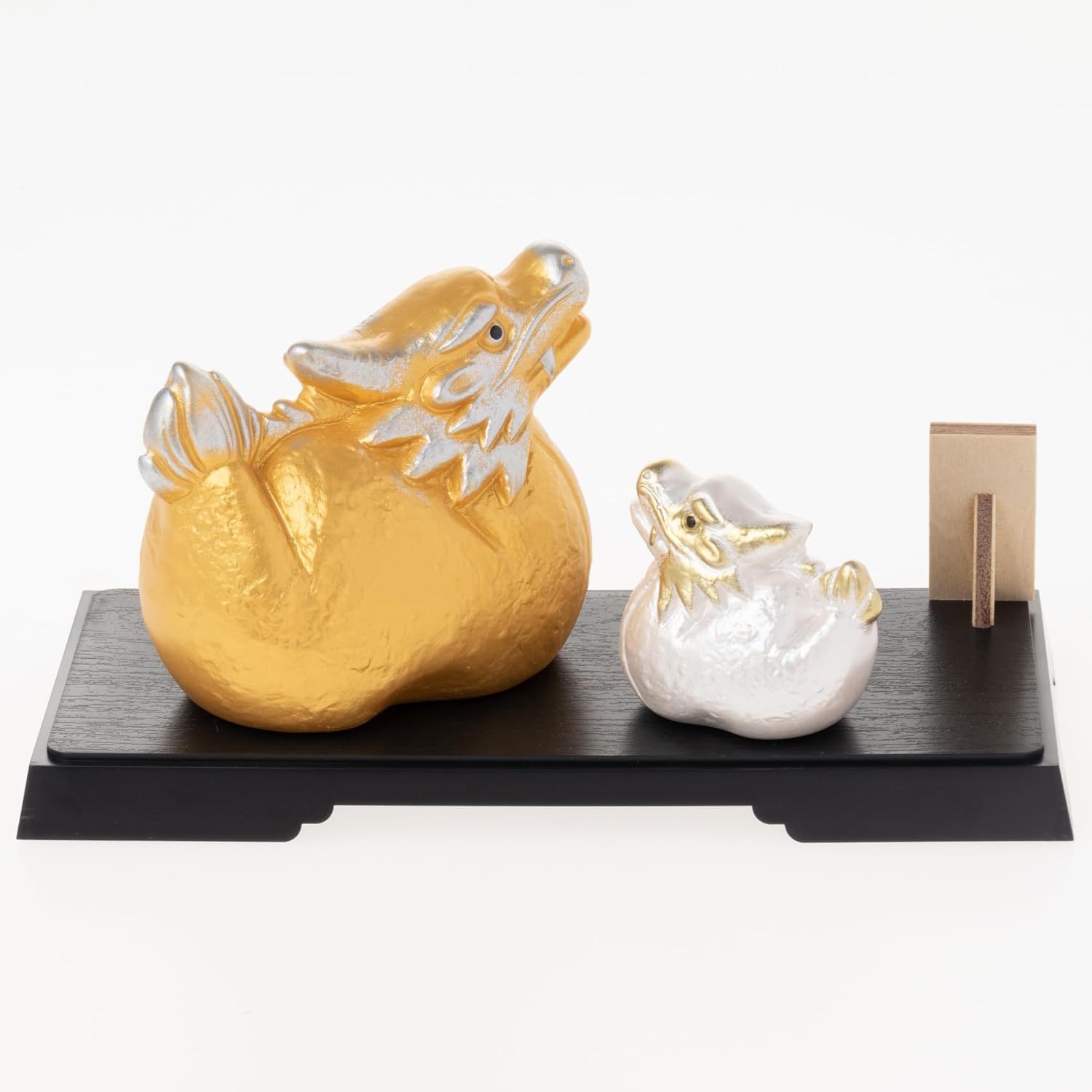 [PRE-ORDER] มังกรคู่ มังกรขาว มังกรทอง พร้อมฉากหลัง ต้นพลัมญี่ปุ่น ของมงคลญี่ปุ่น ฮวงจุ้ยโต๊ะทำงาน เสริมโชคลาภ วันตรุษจีน ปีมังกร นำเข้าจากญี่ปุ่น Dragon Zodiac 2024