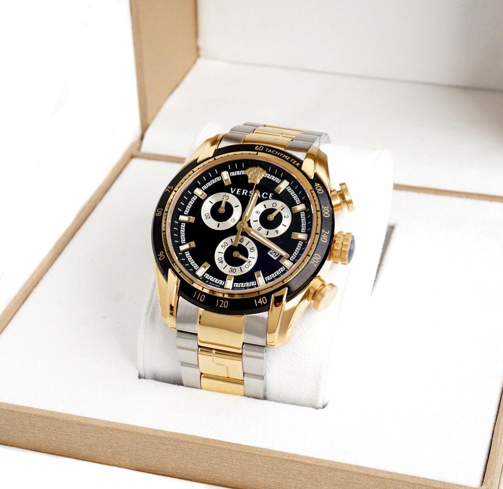 Versace VE2I00421 นาฬิกาผู้ชาย V-Ray Chronograph Quartz Men's Watch