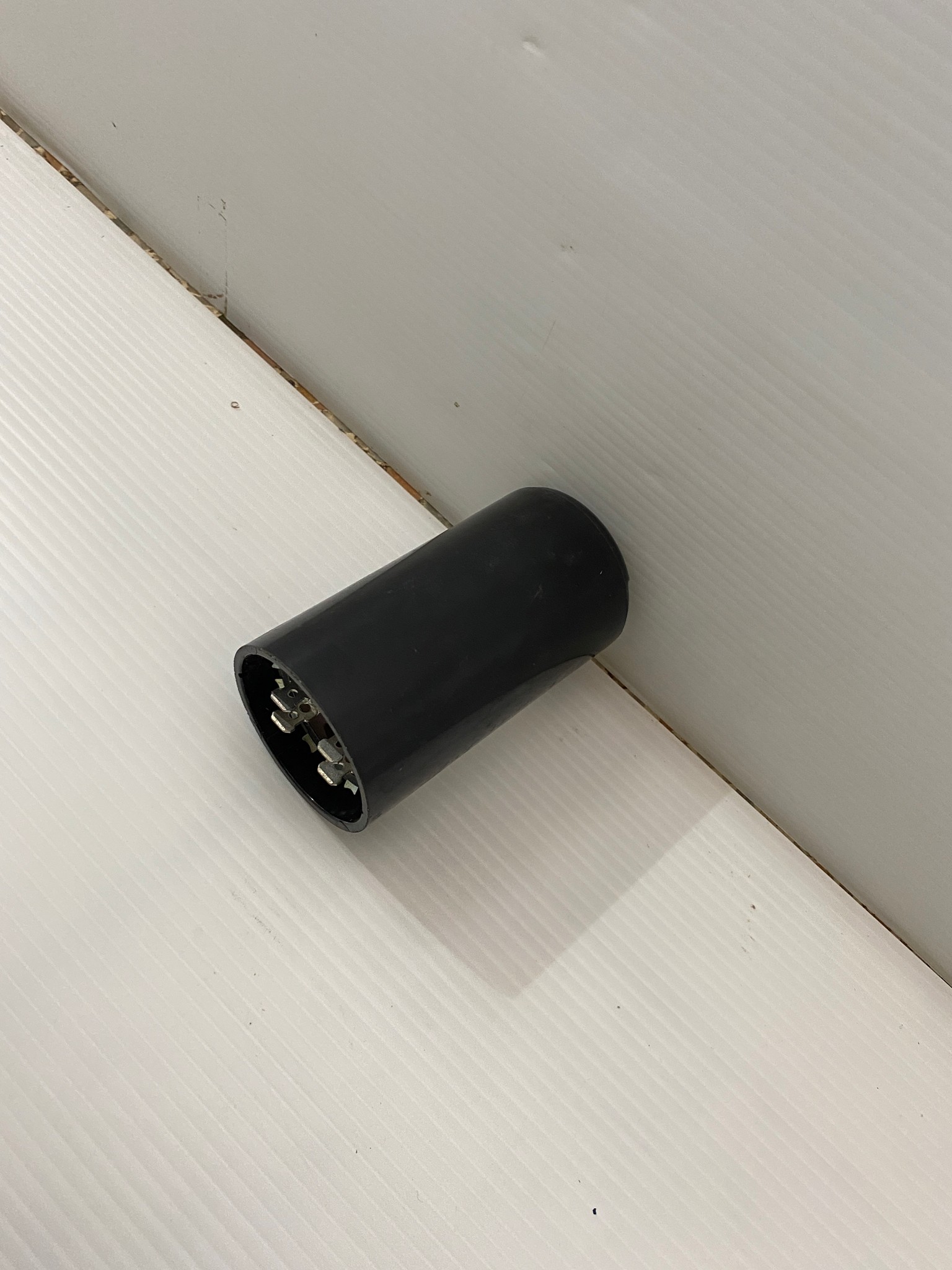 คาปาซิเตอร์ (คอนเดนเซอร์) 88-106uFx220v. B.M.I.แท้