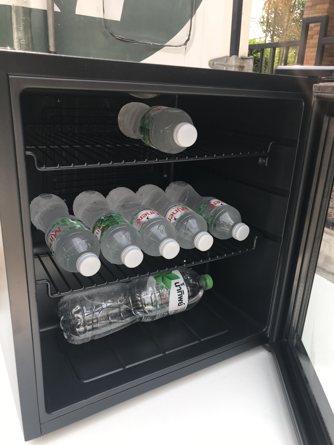 ตู้แช่น้ำในห้องพัก โรงแรม ตู้เย็นเล็ก ตู้เย็นโรงแรม นิบาร์ โรงแรม ประตูกระจกใส Mini Bar Hotel Mini Bar Glass Door