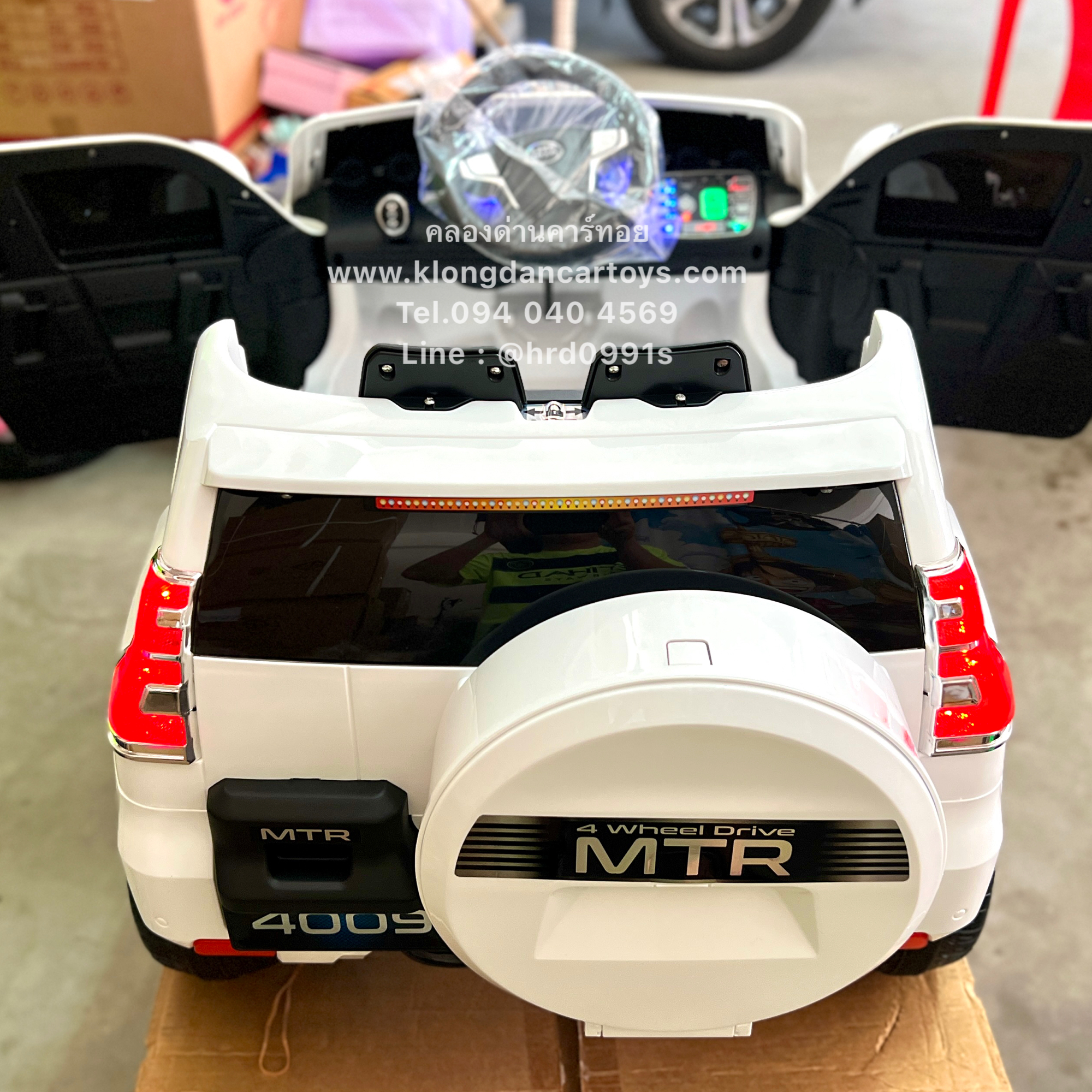 รถเด็กแบตเตอรี่สปอตโตโยต้า4×4 (ออกตัวสมูท, 6มอเตอร์แบต12v7a, มีโช้ค, โยกสวิงได้, บูลทูธกับมือถือ เล่นusb aux, รีโมทบูลทูธไฮเทค) มีช่องเก็บของด้านหลัง
