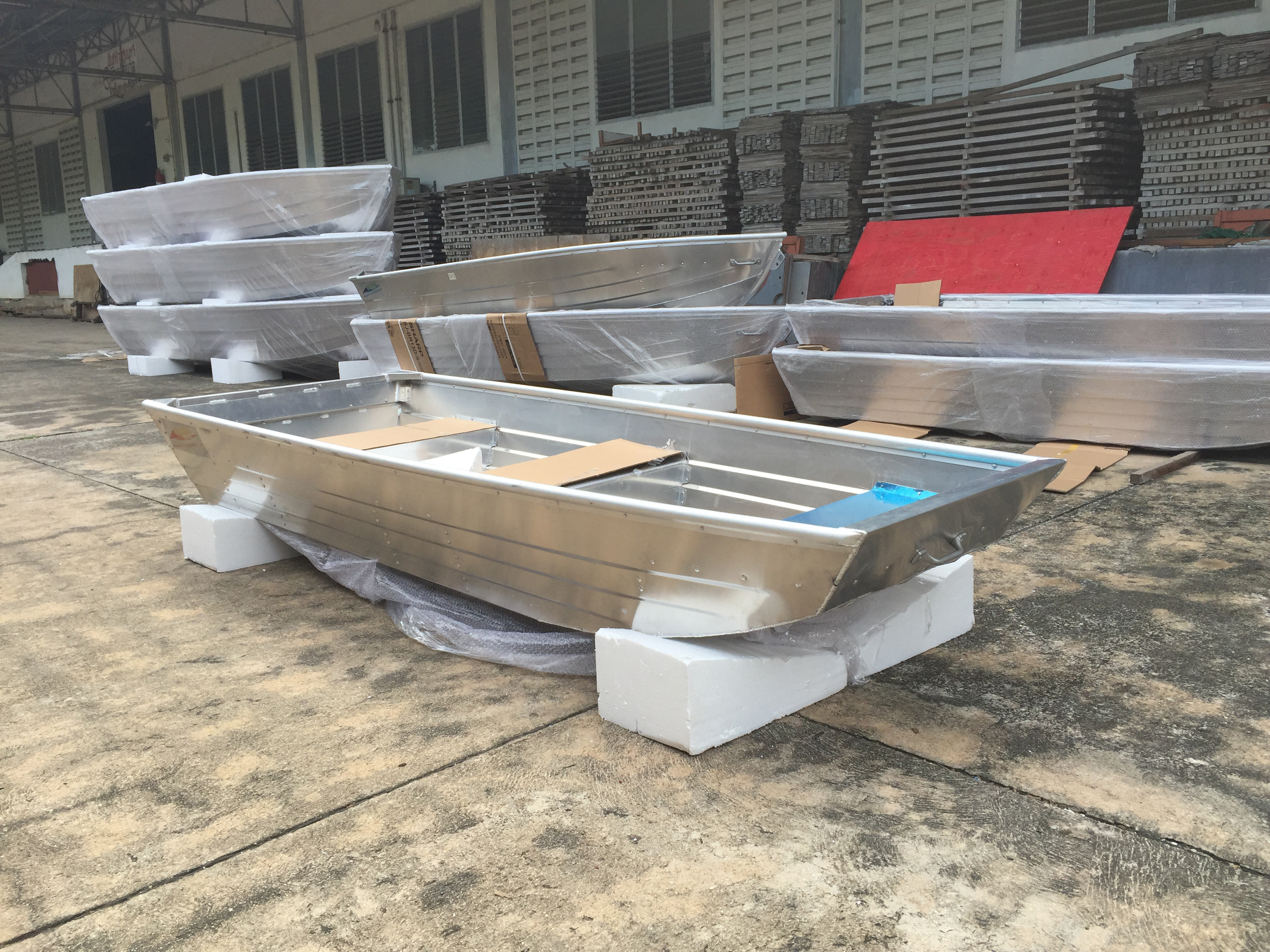 เรือท้องแบน รุ่น AJ10