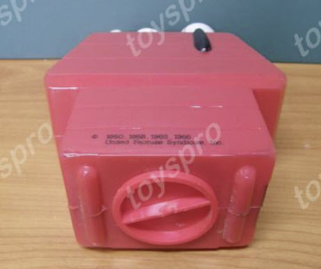 กระปุกออมสินสนูปปี้ นอนอยู่บนหลังคาบ้าน (vintage)