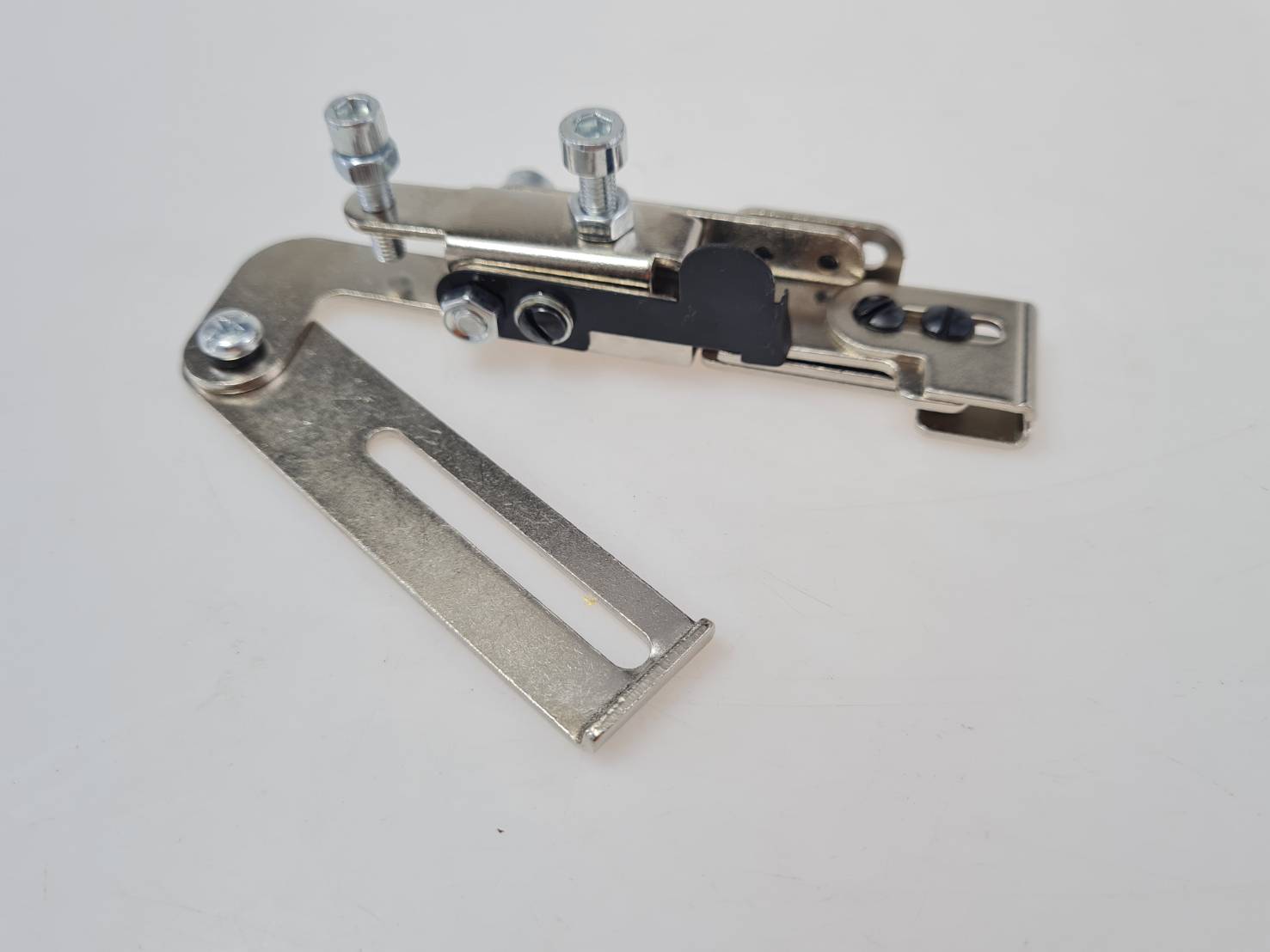 ซองกั้นผ้าสำหรับช่วยเย็บซิบใหเป็นแนวตรง ใช้กับจักกรอุตสาหกรรมเข็มเดี่ยว ใช้เย็บซิบได้หลายขนาดสามารถปรับขนาดได้ ซองกุ้น ซองเย็บผ้า ซองกุ๊นผ้า