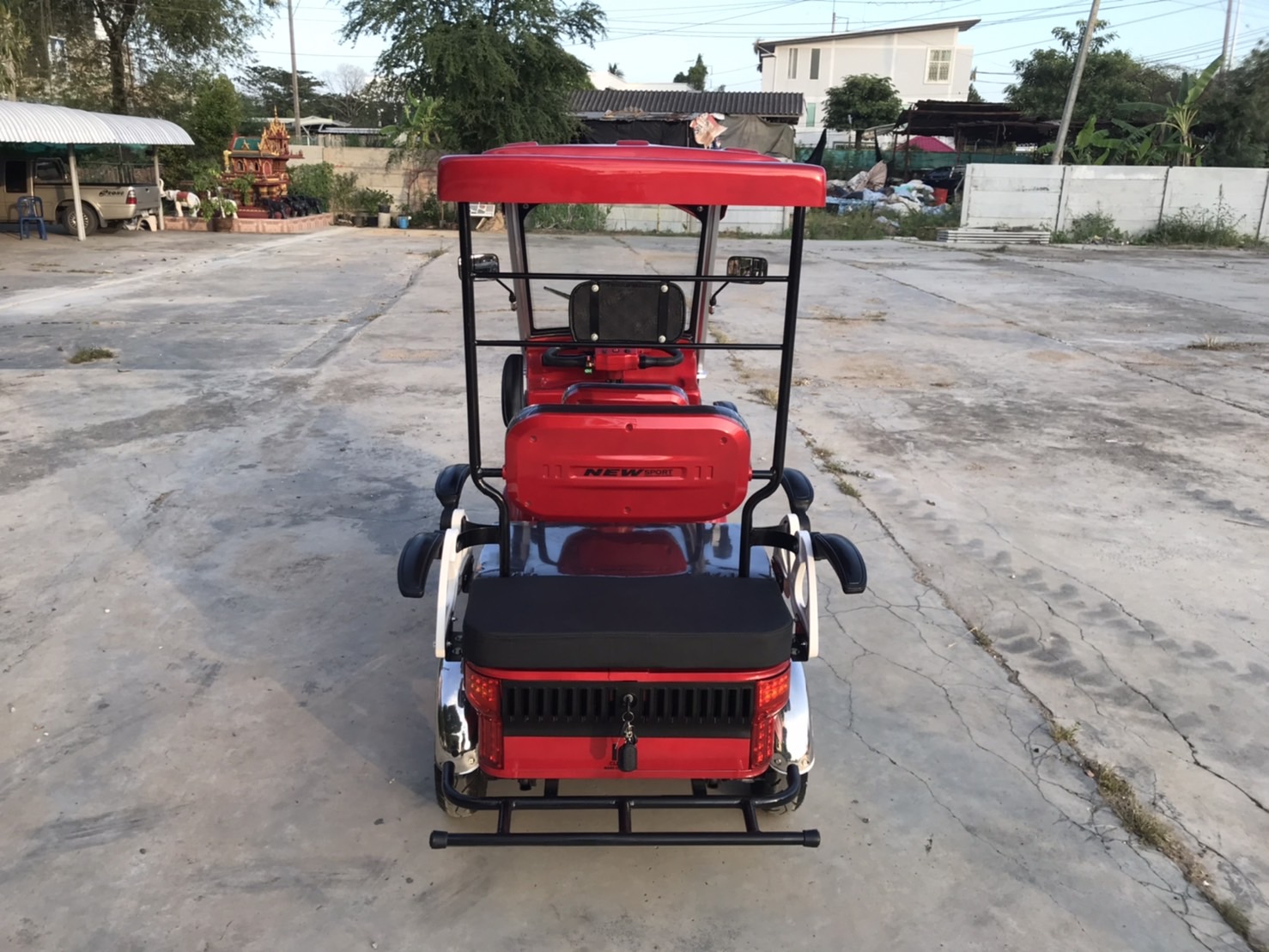 รถไฟฟ้า 4 ล้อ 4-5 ที่นั่ง รุ่น M-01T ยี่ห้อ CLP CAR สีแดง ขับแฮนด์บิด