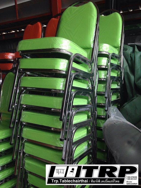 เก้าอี้ทรงพนักพิงทรง A ขนาด กว้าง 45 ซม.ลึก 45 ซม.สูง 92 ซม.ความหนาเบาะนั่ง 6.8-7 ซม.(รวมแผ่นไม้อัดในเบาะนั่ง) A style chairs เก้าอี้ทรง A ขาเหล็กชุปโครเมี่ยมเก้าอี้ปรประชุมเก้าสัมมนาเก้าจัดเลี้ยงเก้าโรงแรม Tablechairthai / โต๊ะเก้าอี้ไทย