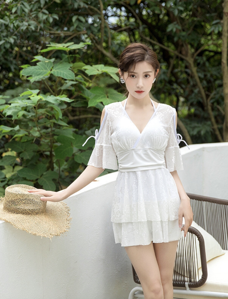 ชุดว่ายน้ำวันพีช 4xl พร้อมส่ง :ชุดว่ายน้ำไซส์ใหญ่สีขาวเว้าไหล่ มีสายผูกหลังคอแต่งผ้าลูกไม้ มีกางเกงขาสั้นใส่ด้านในน่ารักมากๆจ้า : - รอบอก 36 - 44 นิ้ว - เอว 34 - 44 นิ้ว- สะโพก 40 - 50 นิ้ว