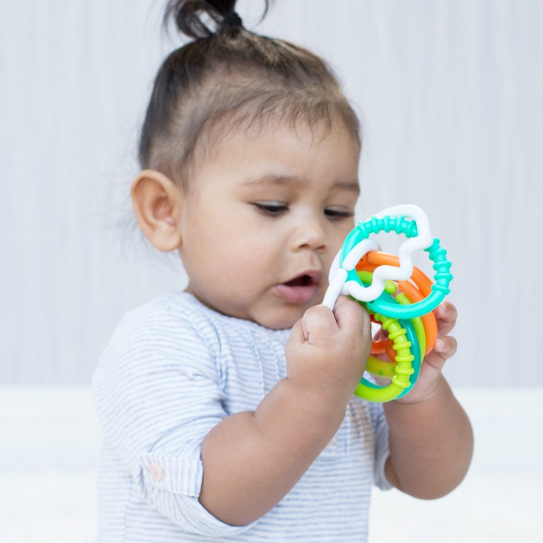 *แถมฟรี สายคล้องยางกัด ยืดหด* Infantino ยางกัดแบบห่วง TEXTURED RING LINKS