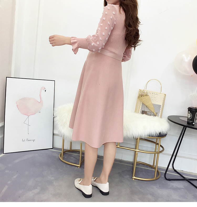 เดรสคลุมท้องแฟชัน ผ้ายืดเนื้อนิ่ม ช่วงแขนซีทรูประดับด้วยดอกไม้3มิติ ช่วงเอวผูกปรับขนาด ฟรีไซส์