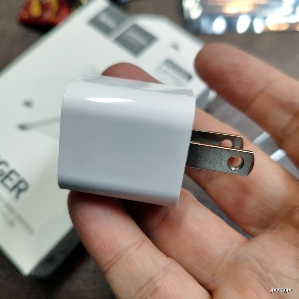 ที่ชาร์จมือถือ hoco charger output dc5v 1A UH102