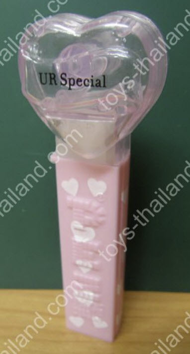 Pez รูปหัวใจ UR Special บนแท่งสีชมพูหวานสดใส