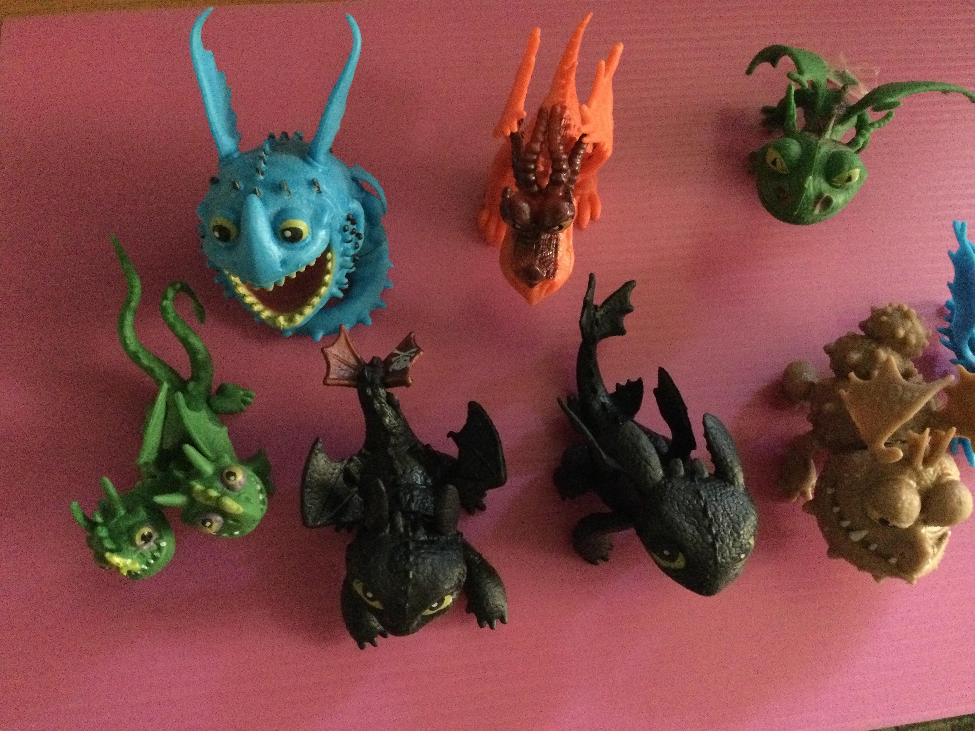 โมเดลรวมมังกร 8 ตัว ขนาด 3-4 นิ้ว