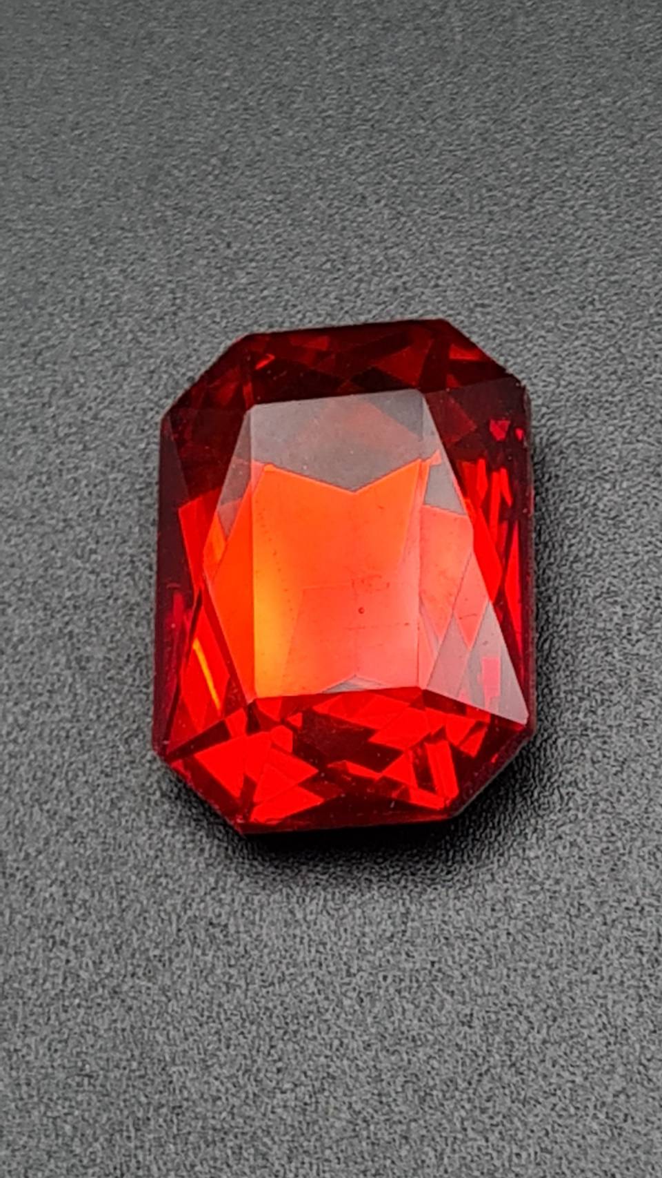 คริสตัลทรงหยดน้ำ คริสตัลทรงไข่ คริสตัลสีเหลี่ยม ขนาดต่างๆสำหรับงานเครื่องประดับตกแต่งและประดับองค์พระ