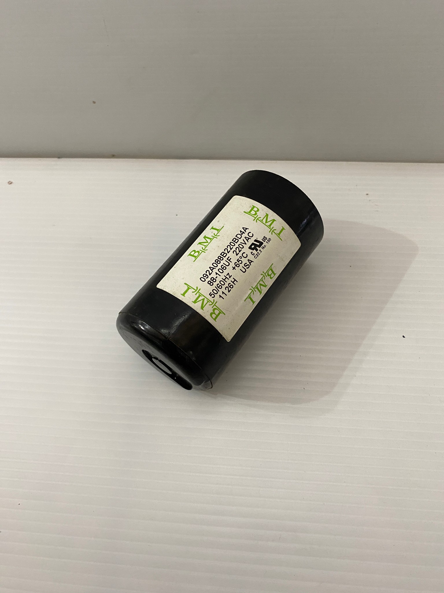 คาปาซิเตอร์ (คอนเดนเซอร์) 88-106uFx220v. B.M.I.แท้