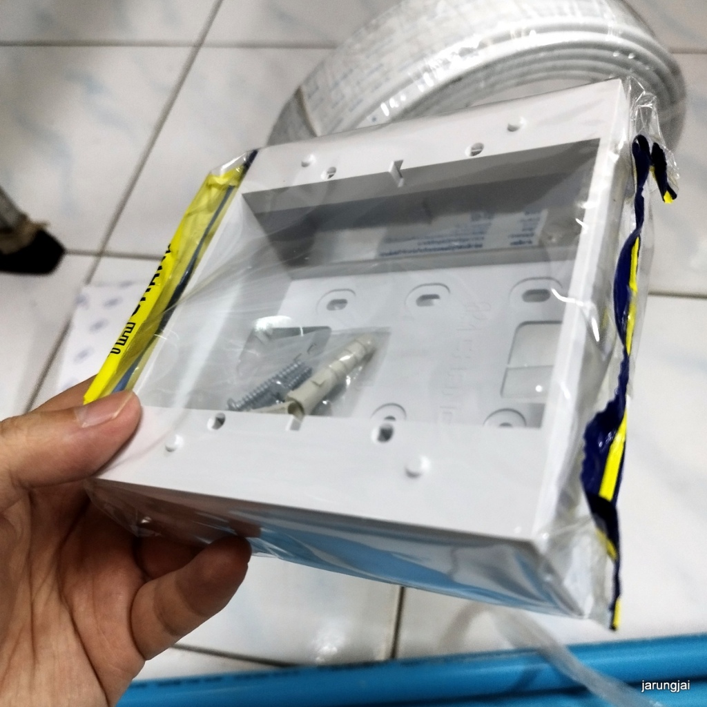 บล็อกลอย 4*4 gt-02 ใช้ติดตั้งแผงหน้ากาก