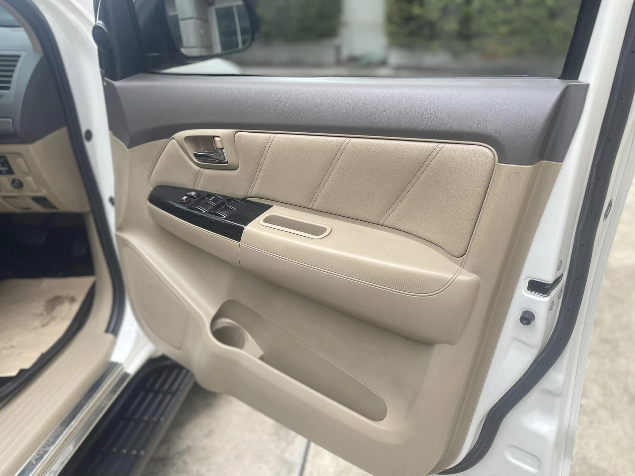 Toyota Fortuner Champ 3.0V VN Turbo เกียร์ออโต้ ปี2012 2012