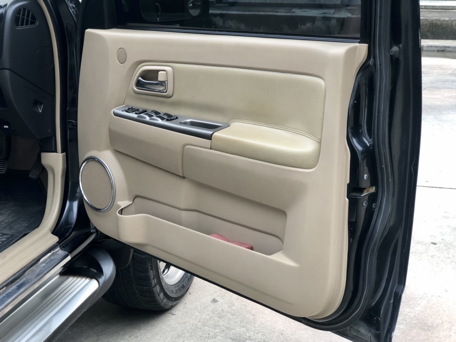 ISUZU DMAX Super Platinum Cab4 3.0LS VGS Turbo 4WD MT 2011