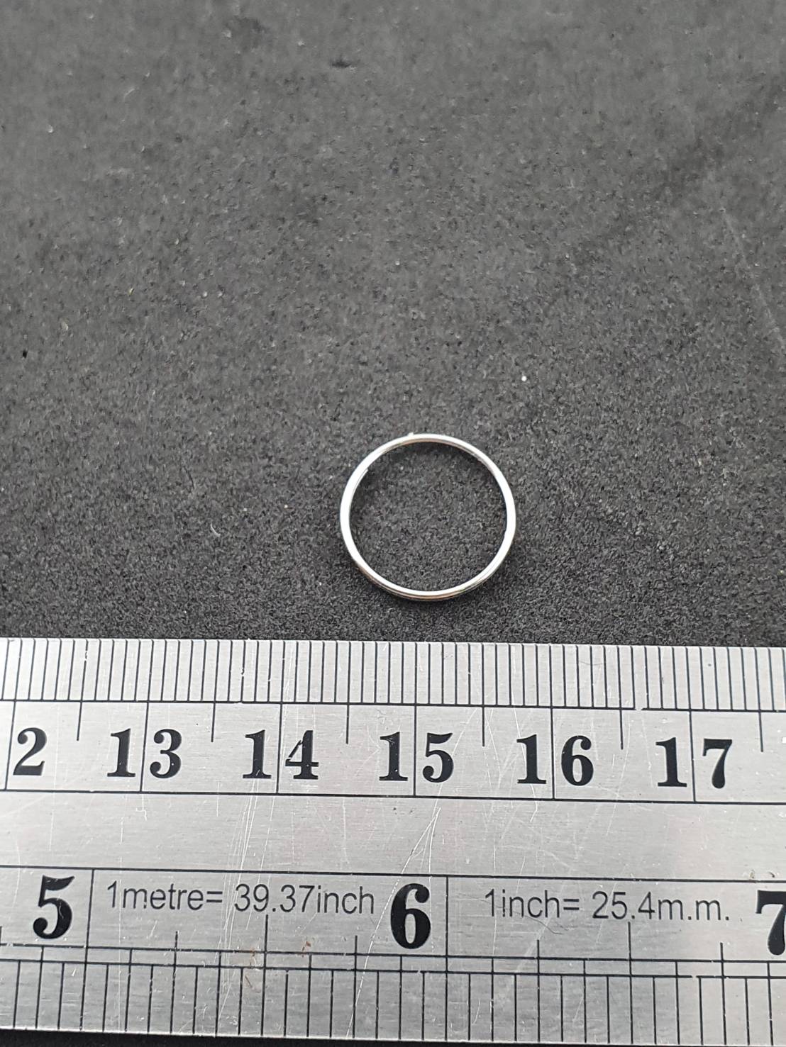 คริสตัลห้อย คริสตัลแปดเหลี่ยมสำหรับประดับสถานที่มีหลายแบบสามารถร้อยเป็นเส้นด้วยห่วงลวด