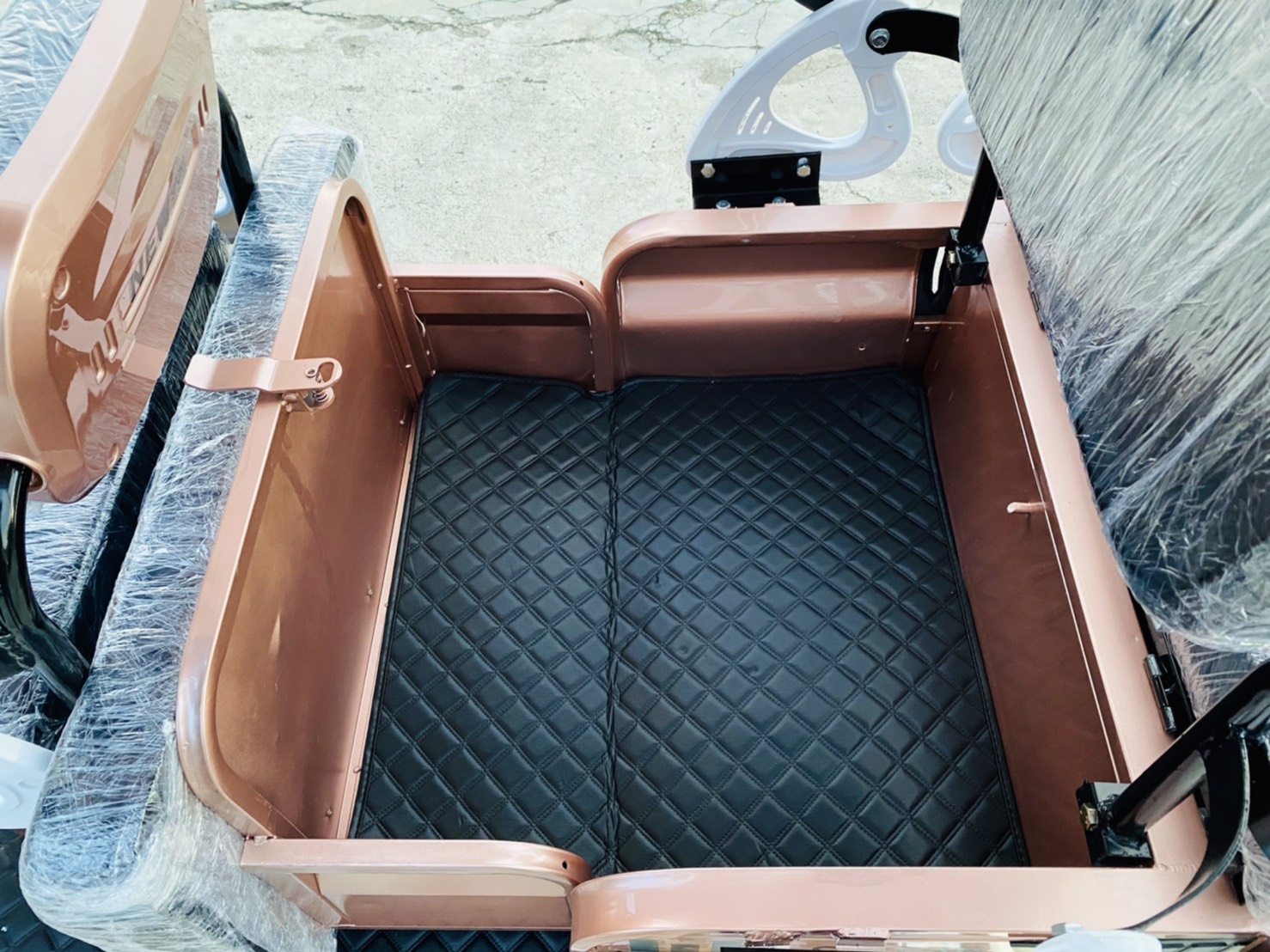 รถไฟฟ้า 4 ล้อ 4-5 ที่นั่ง รุ่น M-01T ยี่ห้อ CLP CAR ขับแฮนด์บิด