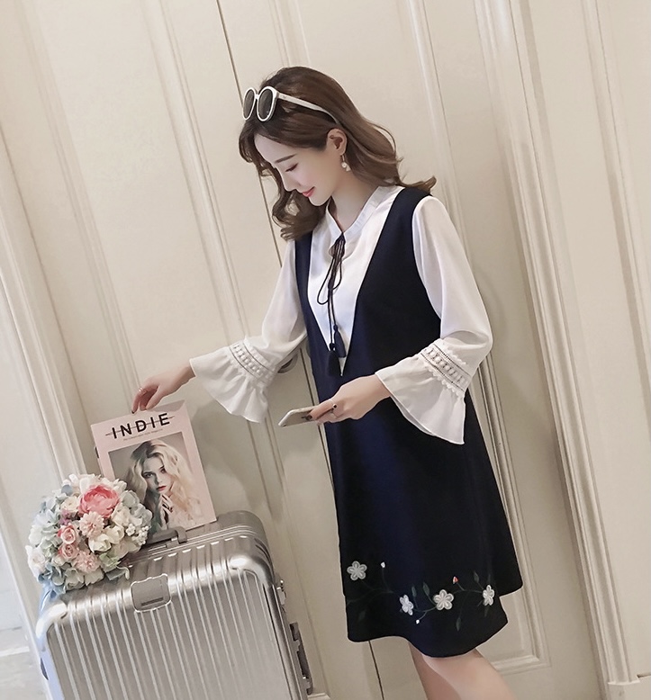 เดรสคลุมท้องแฟชั่นเกาหลี แขน4ส่วน ปลายระบาย เหมือนใส่เอี๊ยม แต่ลายปัก ใส่สวยค่ะ M L XL XXL