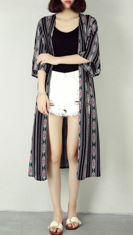 เสื้อคลุมแฟชั่น พร้อมส่ง : เสื้อคลุมสีดำแต่งลายสีสันสดใส แบบสวยมากจ้า