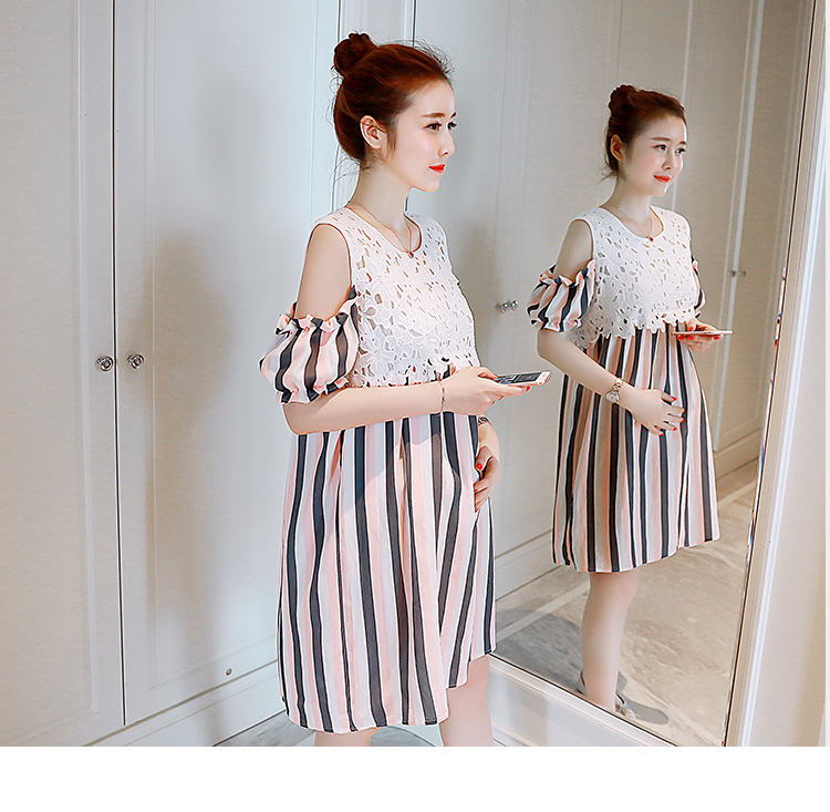 ชุดคลุมท้อง เปิดไหล่ ลายตรงพรางหุ่น ช่วงบนเป็นลูกไม้ดูดี M L XL XXL