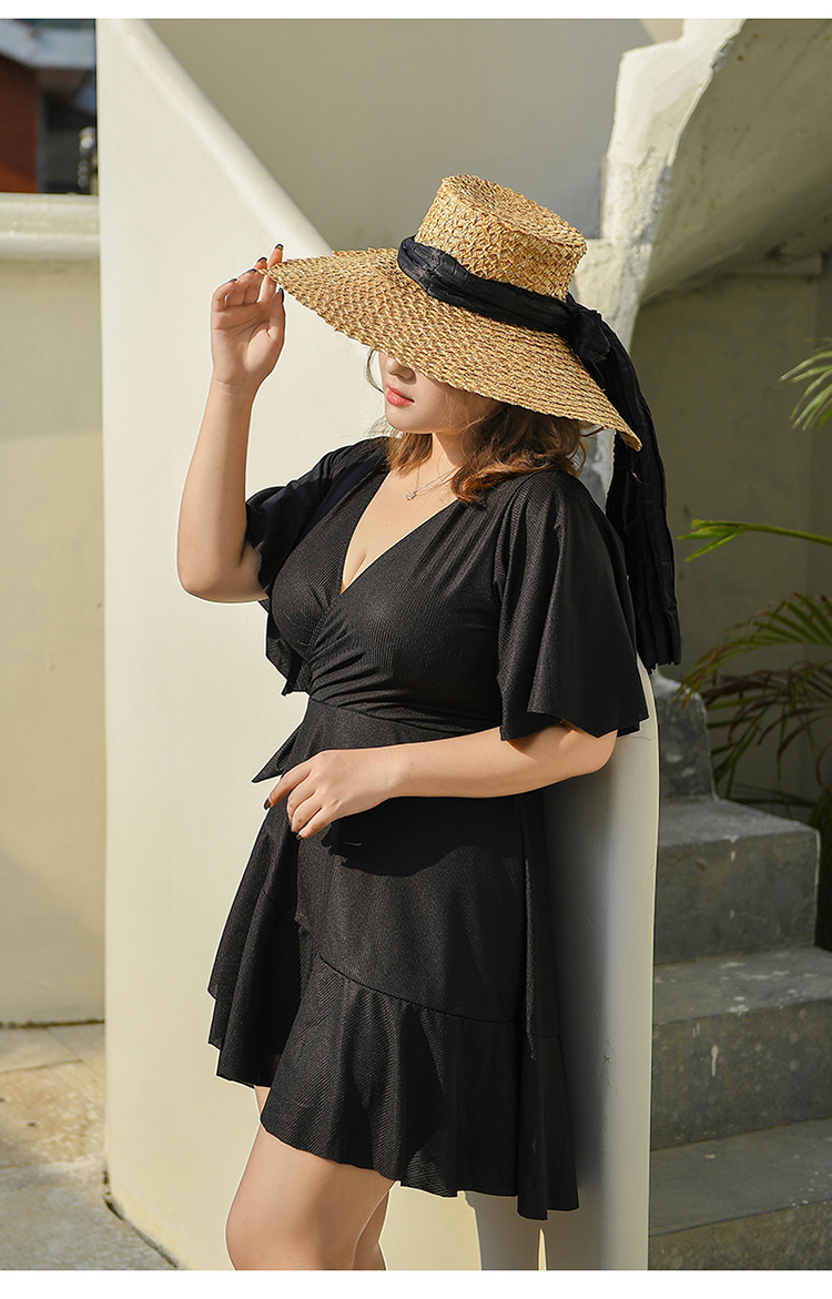 ชุดว่ายน้ำคนอ้วน วันพีช 9xl แบบกระโปรงพร้อมส่ง :ชุดว่ายน้ำไซส์ใหญ่เที่ยวทะเลสีดำผูกโบว์ด้านข้าง มีกางเกงขาสั้นใส่ด้านใน แบบสวยมากๆจ้า :รอบอก48 - 60 นิ้ว - เอว42 -52 นิ้ว- สะโพก48 - 60 นิ้ว