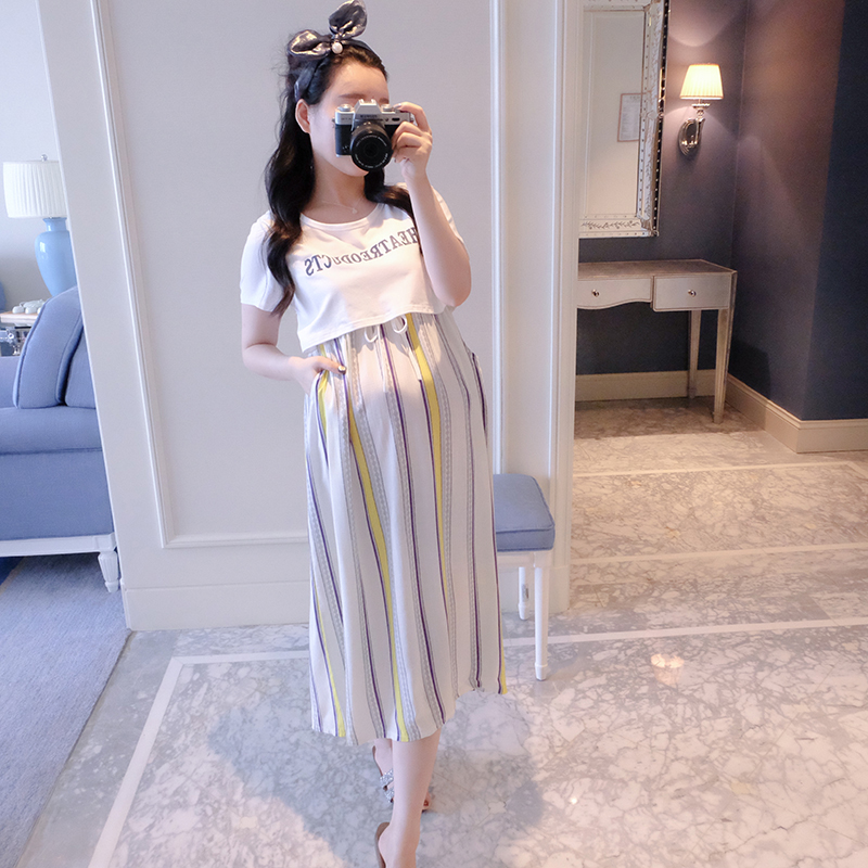 เดรสคลุมท้องแฟชั่น ลายตรงวินเทจ มีเชือกผูกปรับขนาดด้านหน้า มีเสื้อสวมด้านนอก น่ารักมากค่ะ