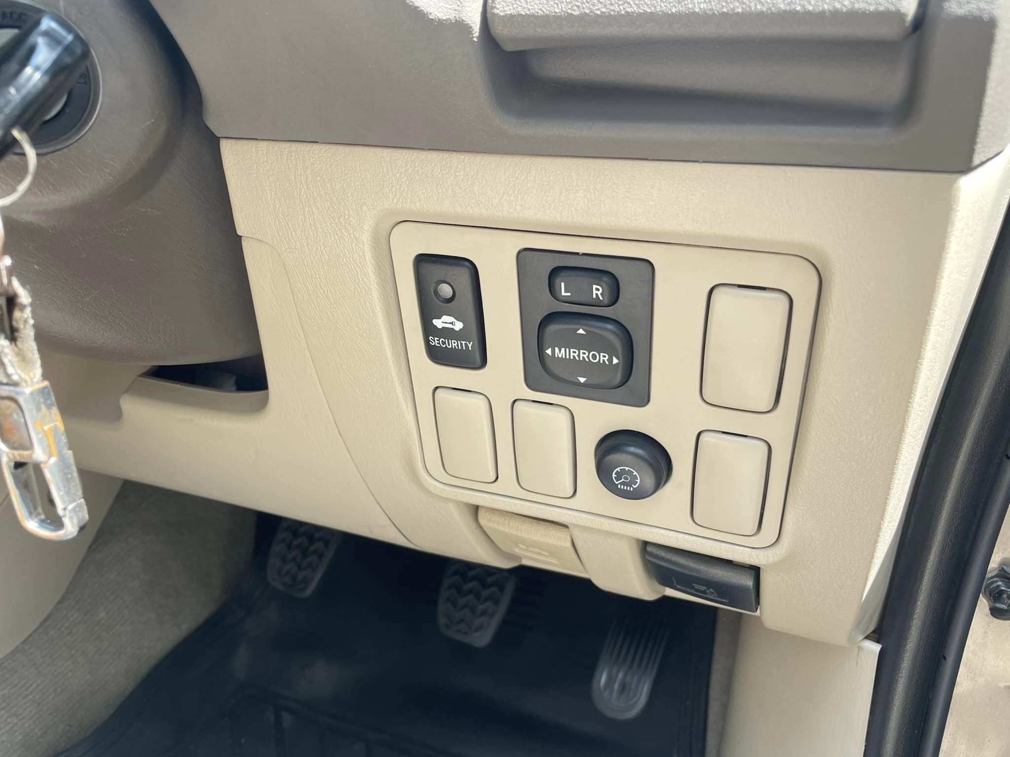 Toyota Fortuner 3.0G 4WD MT 2008