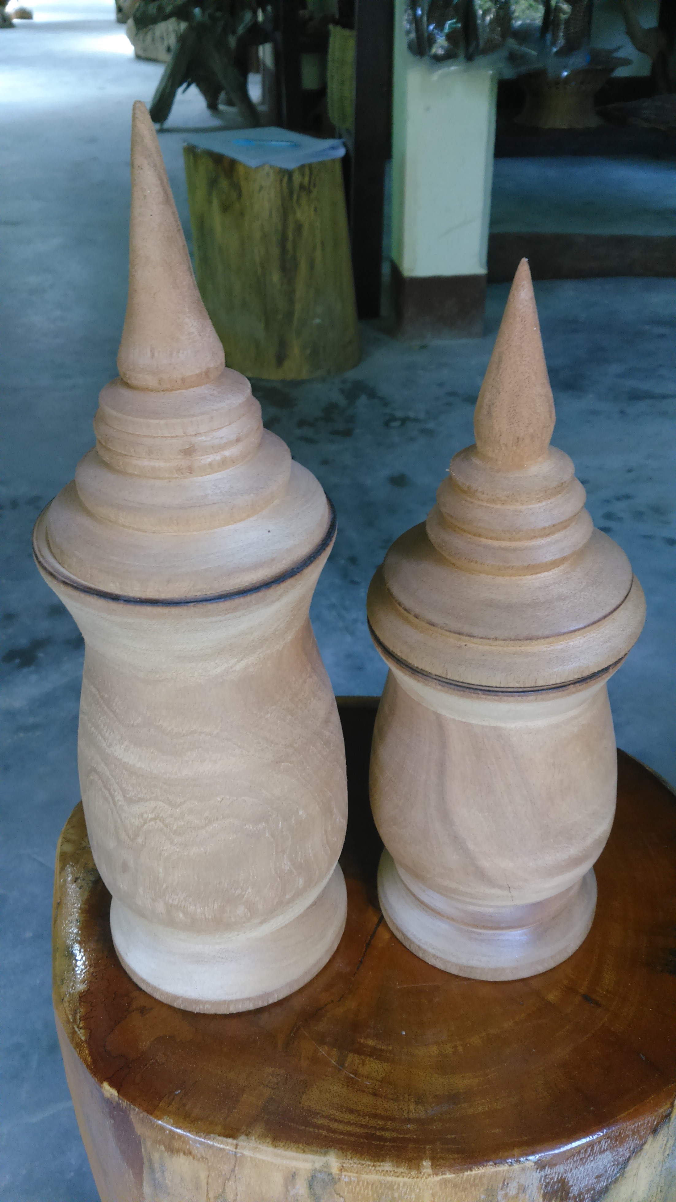 แจกันมีฝาปิดทรงชฏา ไม้เทพทาโร