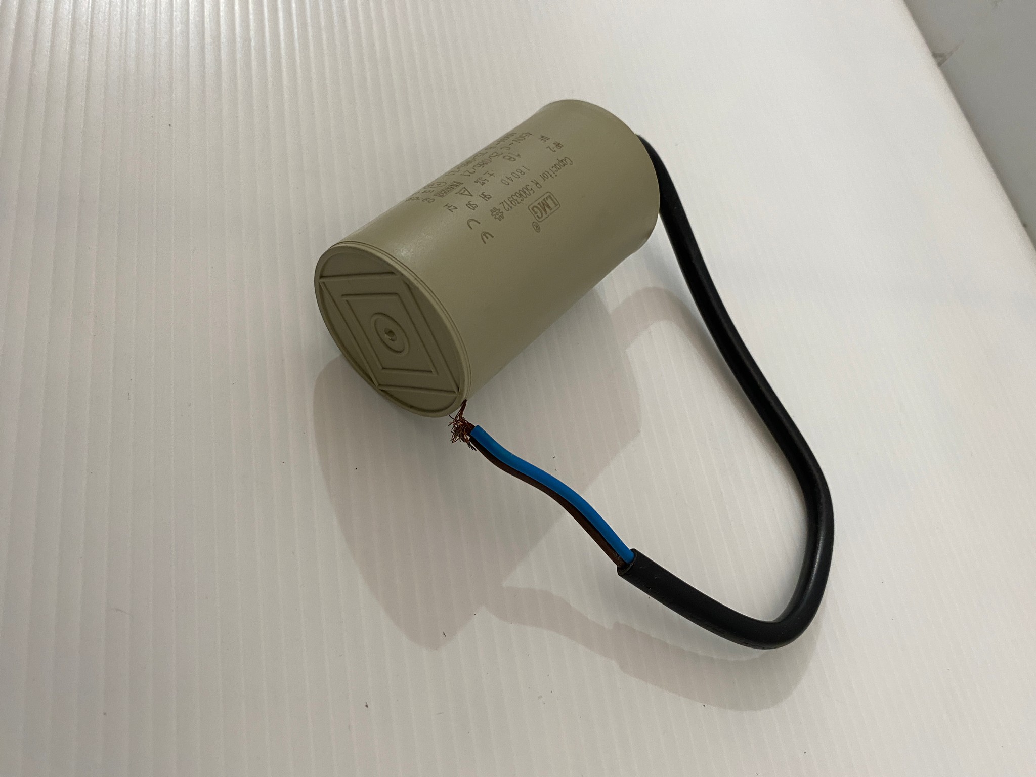 คาปาซิเตอร์ 8uf 12uf 14uf 16uf 18uf 450V. มีสาย (คอนเดนเซอร์) LMG Capacitor