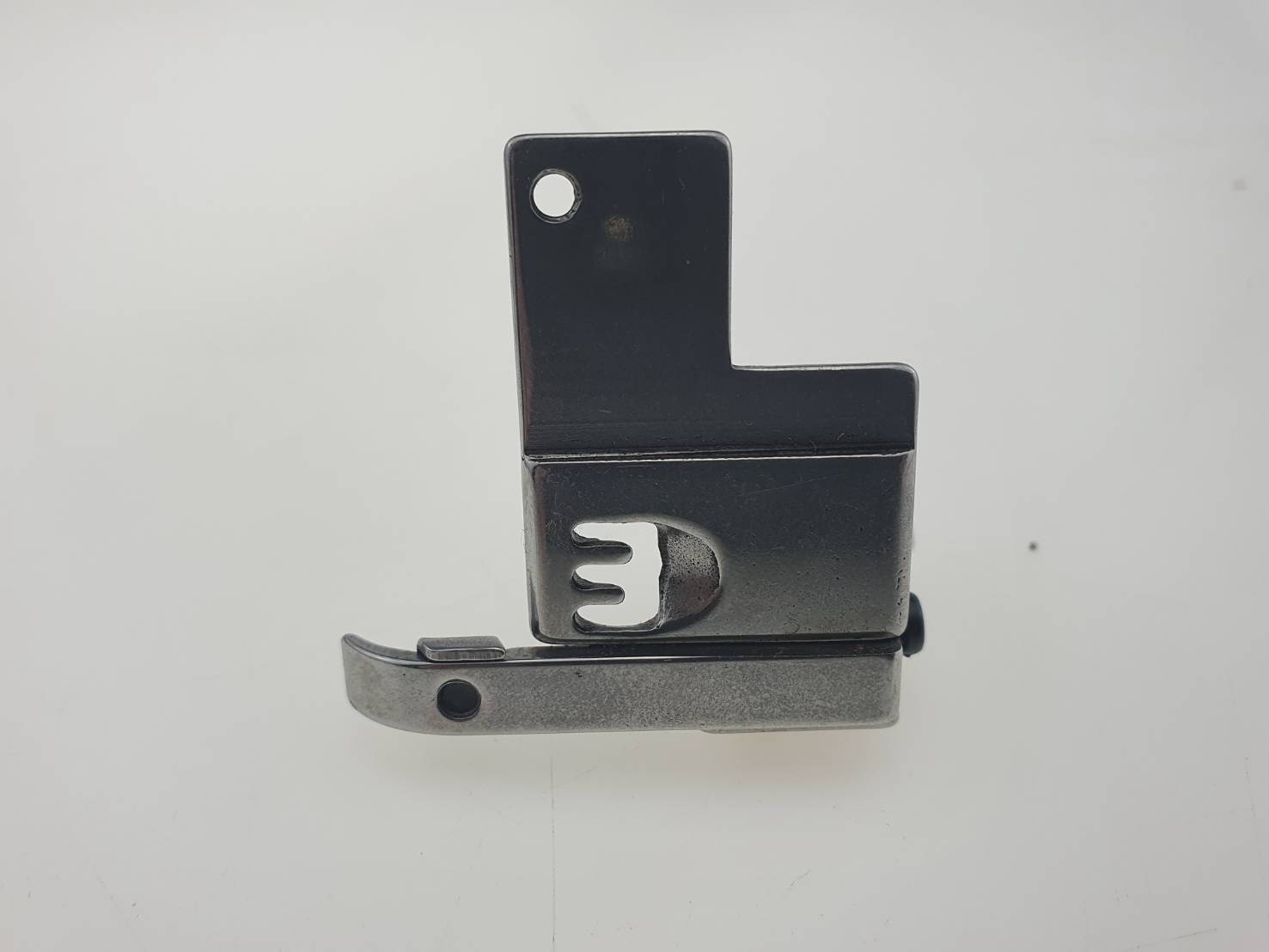 ชุดตีนผีจักรลา แป้นฟัน สำหรับจักรลาอุตสาหกรรม ระยะเข็ม 6.4 มิลลิเมตร