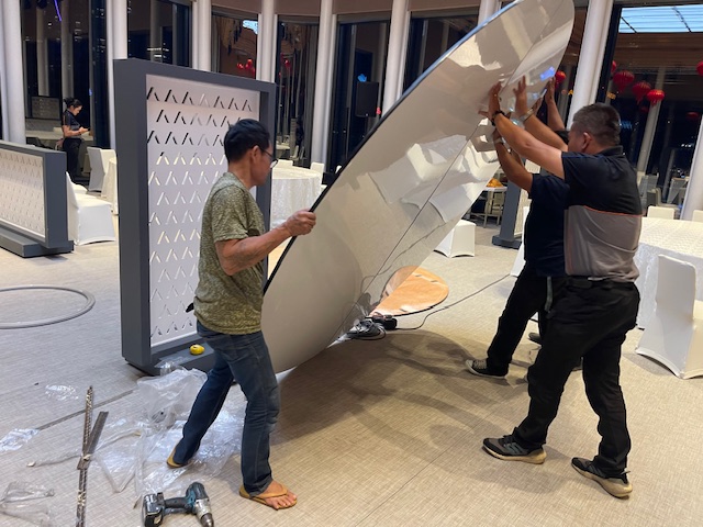 Trp. Trp.ทีอาร์พี ชุดโต๊ะกลม 20 ที่นั่ง พร้อมชุดจานหมุนอาหาร และ ฐานรองหมุนไฟฟ้าถ่านชาร์ทรีโมท