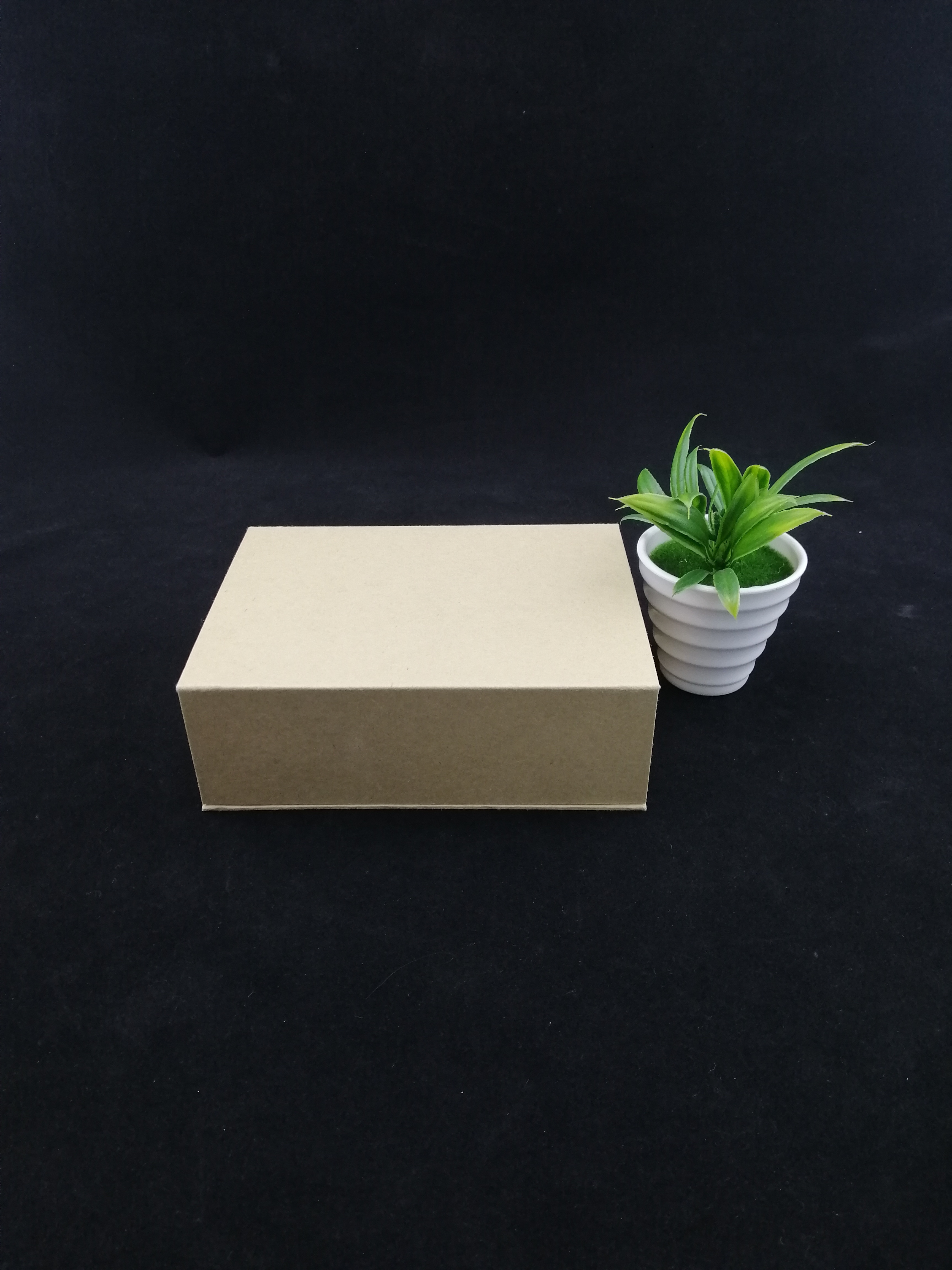 RD120 กล่องจั่วปัง ทรงฝาเปิดแม่เหล็ก ขนาด 11 x 15 x 5.5 ซม.