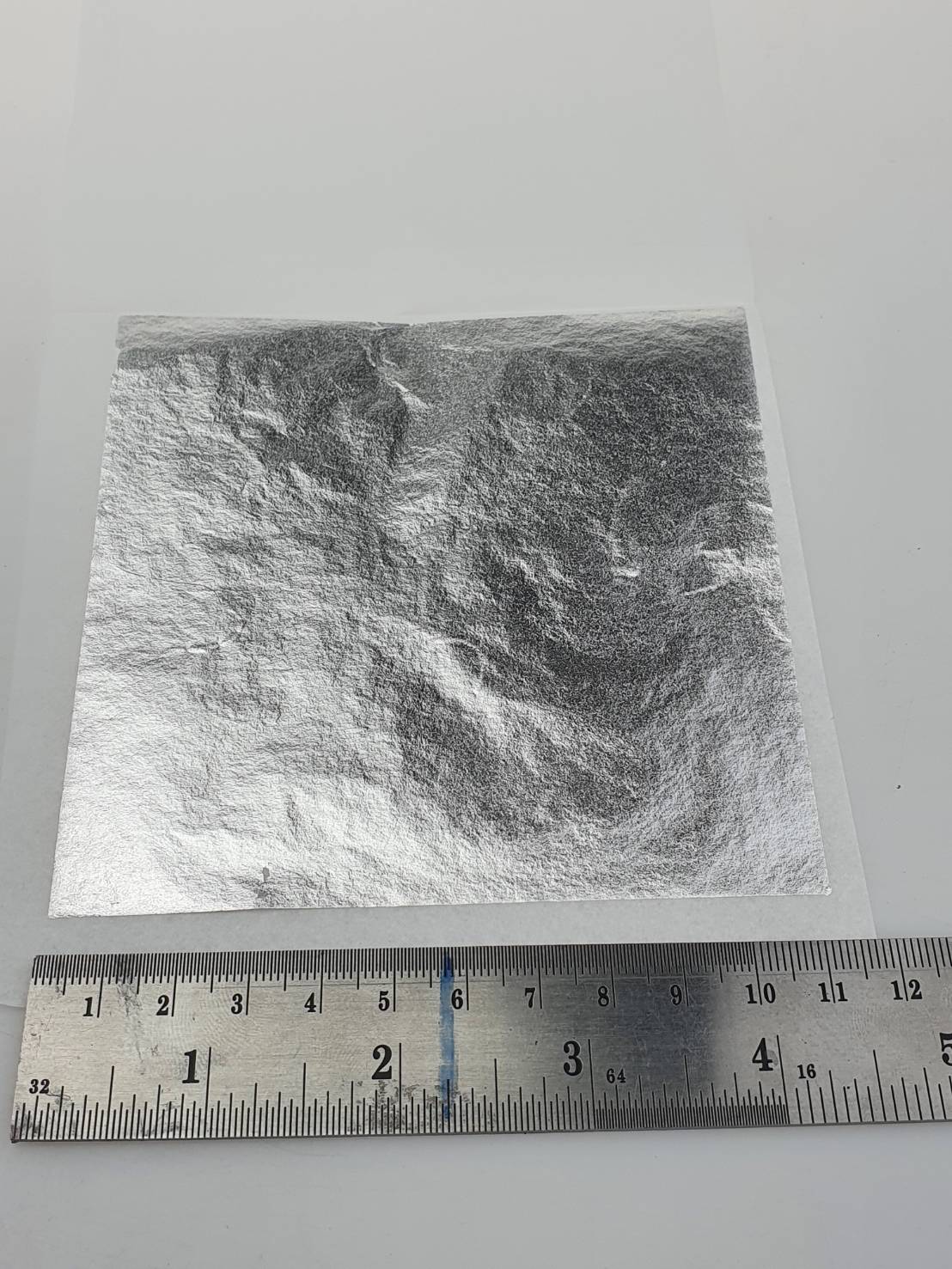 แผ่นเงินเท้ 99.99% และแผ่นทองแท้ 99.99%สำหรับสปา มาร์คหน้าหรือ ตกแต่งอาหาร ขนมหวาน ติดองค์พระ ติดเครื่องประดับ พร้อมส่ง