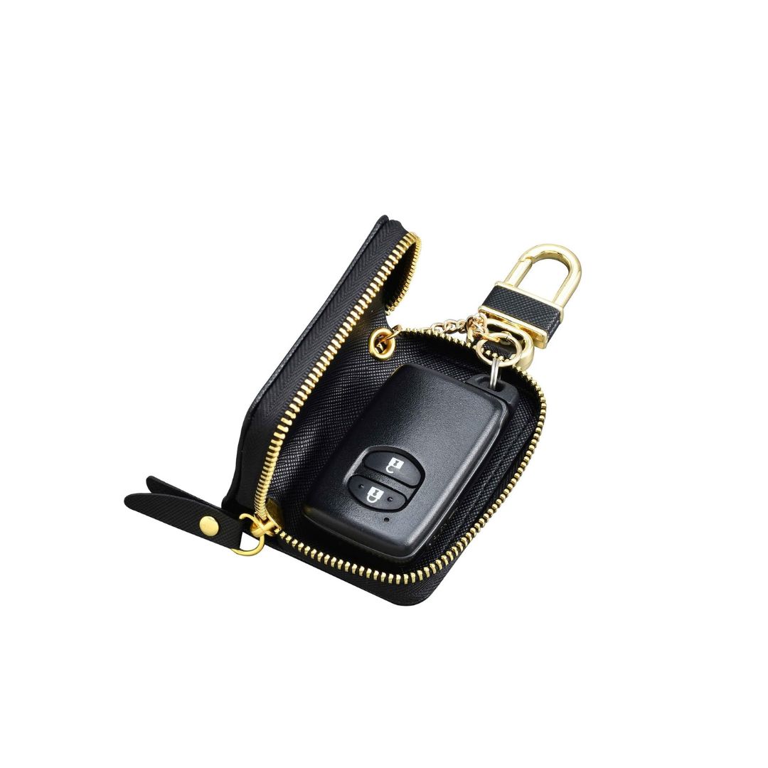 [PRE-ORDER] ซองหนัง ใส่กุญแจ รีโมทรถยนต์ กระเป๋าใส่กุญแจรถ คิตตี้ สีดำ ลายทอง Hello Kitty Car Key Case