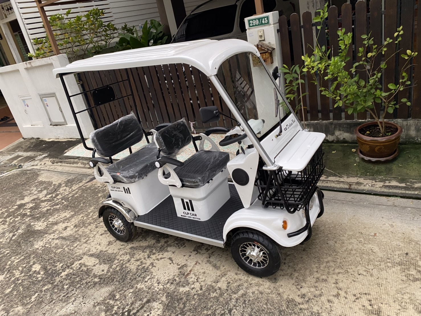 รถไฟฟ้า 4 ล้อ 3 ที่นั่ง รุ่น M-03 ยี่ห้อ CLP CAR ขับแฮนด์บิด ขาว