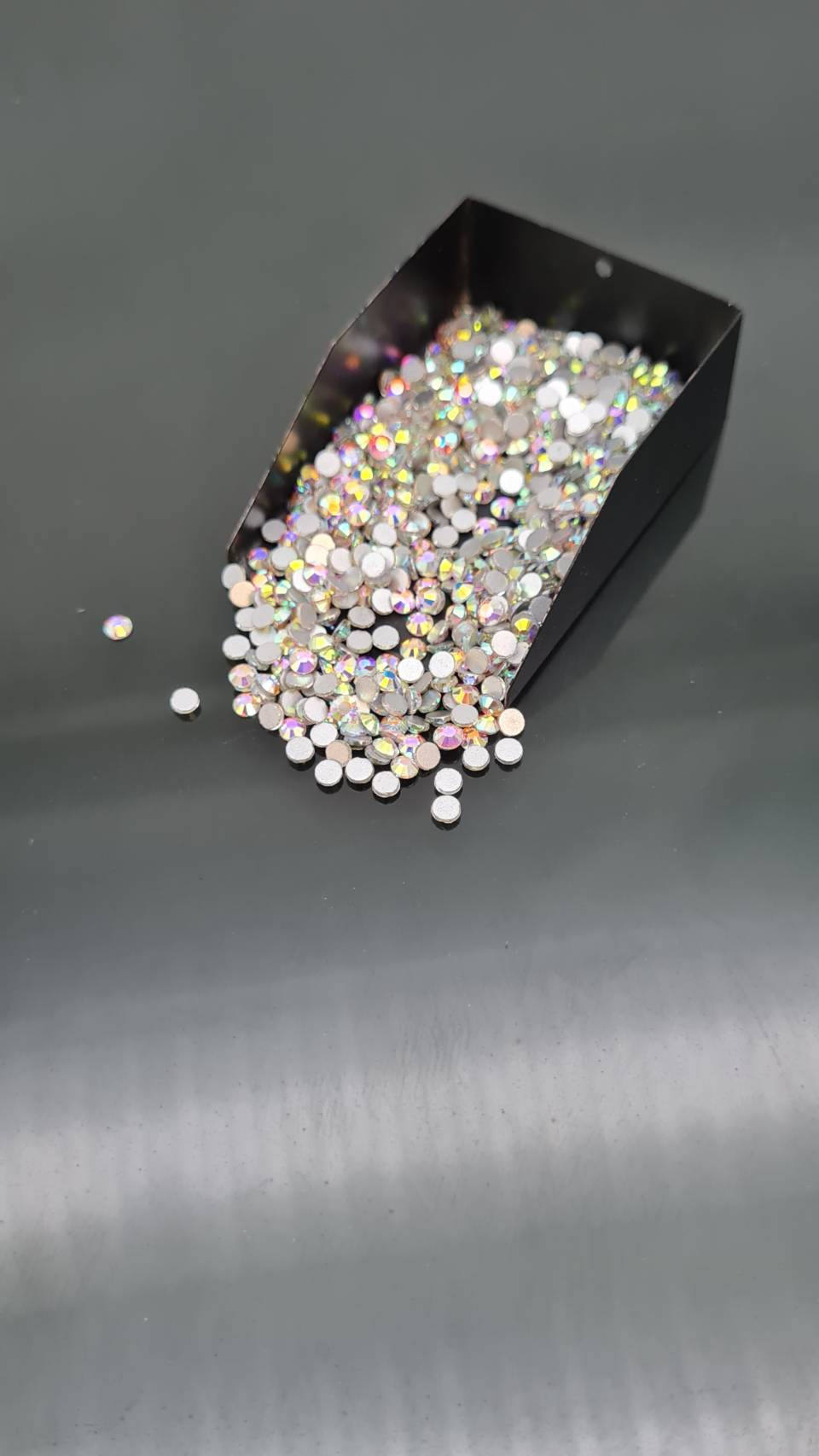 คริสตัลหลังแบน สีคริสตัล และสีรุ้ง เพชรก้นตัดประดับองค์พระเม็ดคริสตัลสำหรับงาน DIY