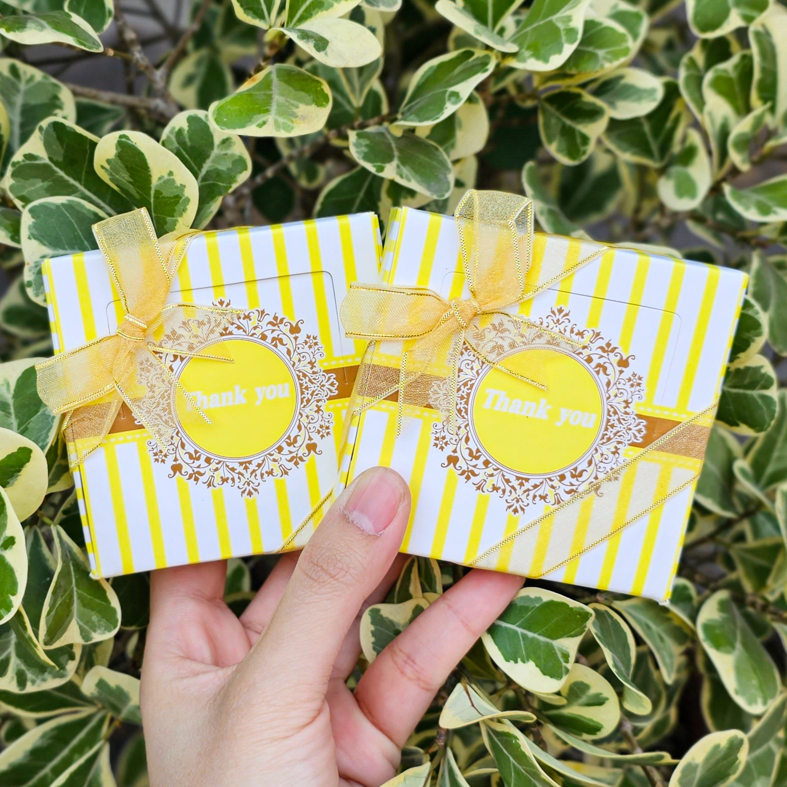 ของชำร่วย กล่องกระดาษโน๊ต พับตั้งโต๊ะได้ | แพ็กคาดริบบิ้น พร้อมสติ๊กเกอร์