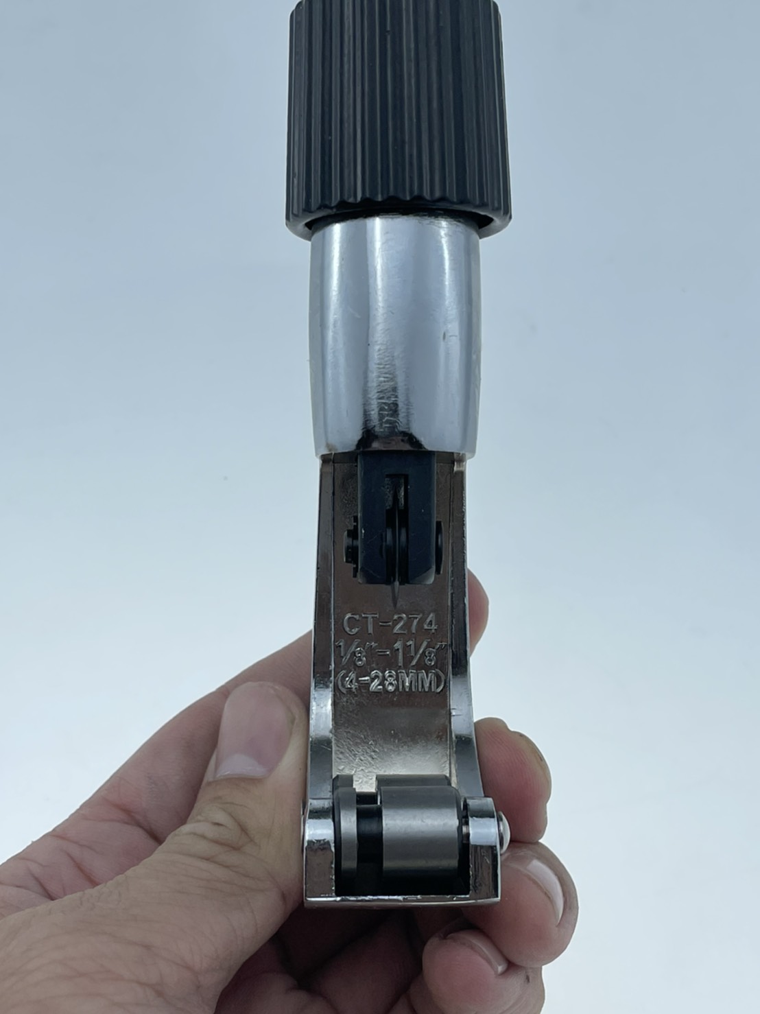 ตัวตัดรางผ้าม่านแบบกลมสำหรับท่อเหล็ก และท่ออลูมิเนียม ใช้งานง่ายไม่ต้องใช้ใบเลื่อย รอยตัดเรียบไม่ฉีกขาด สำหรับร้านผ้าม่านและ ช่างผ้าม่าน