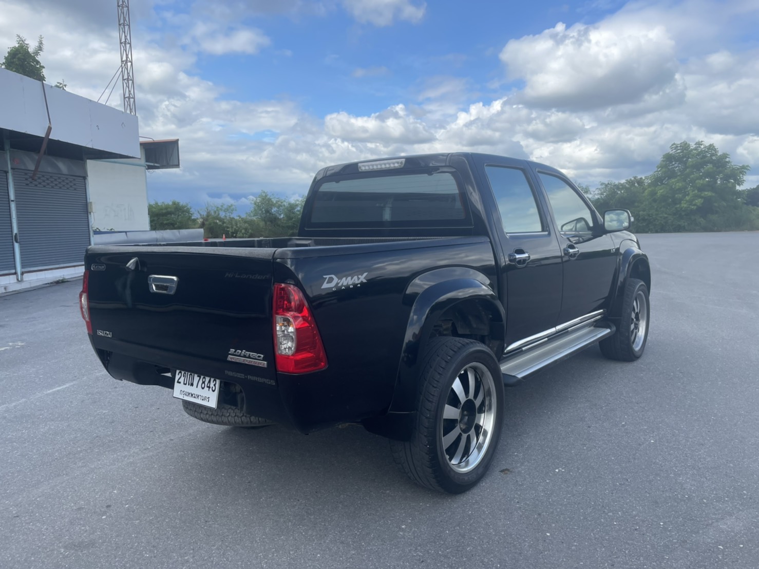 ISUZU DMAX Super Platinum Cab4 3.0LS VGS Turbo 4WD MT 2011